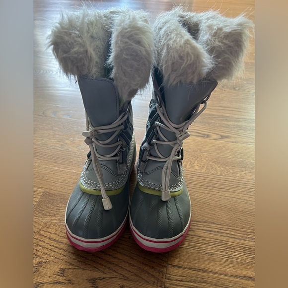 SOREL Joan of Arctic Snow Boots faux fur Waterproof kids Size 2 Pink Grey Green - Picture 5 of 9
